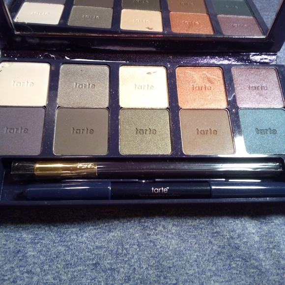 TARTE LIMITED EDITION COLLECTOR'S PALETTE - Picture 3 of 7